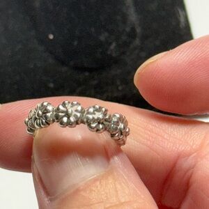 Ring size 4.5 Silver .925 Floral Band Ring